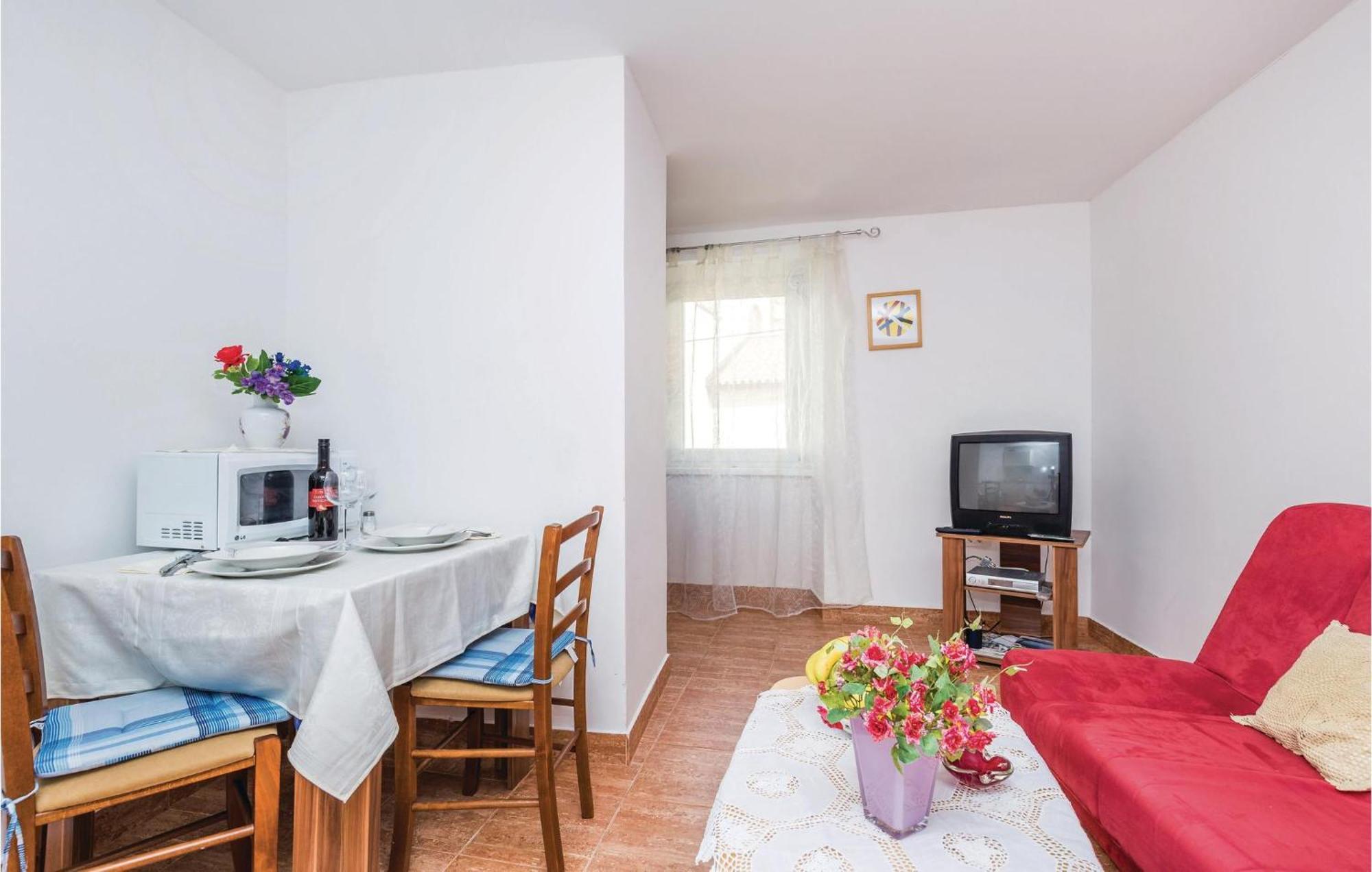 1 Bedroom Nice Apartment In Senj Senj  Extérieur photo